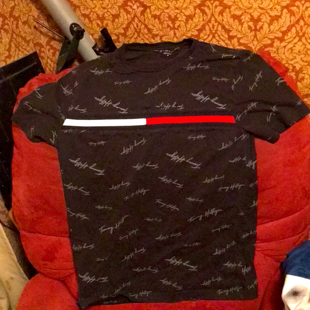 Tommy shirt , paid 40 for it but I can let it go for 25